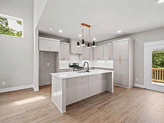 5th image of 41 Nantwich Cir