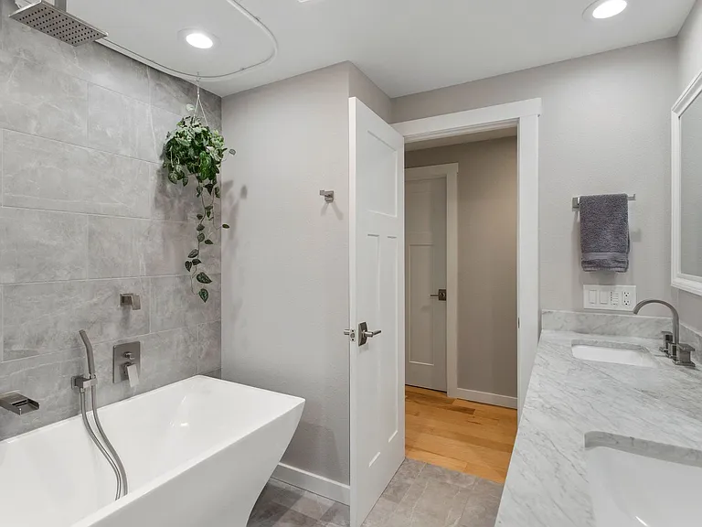 1659 Scenic Heights Rd — Photo 12