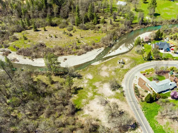 Green Acres Dr, Merlin, OR 97532