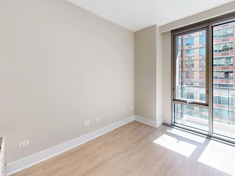 237 E 34th St #1502 — Photo 7