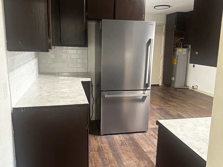 810 E Miami Ave — Photo 7