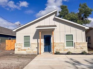 817 5th St, Lockhart, TX 78644