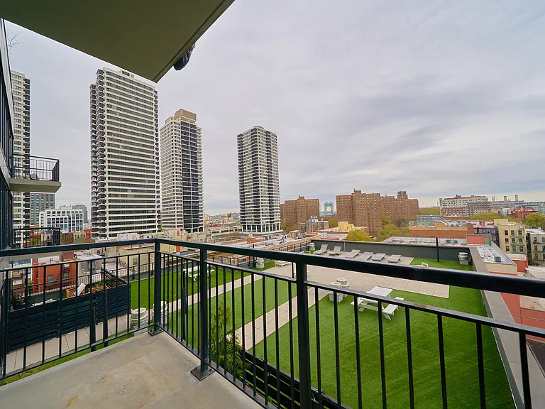 2211 3rd Ave #9-B — Photo 6