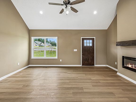5th image of 32 Iris Way