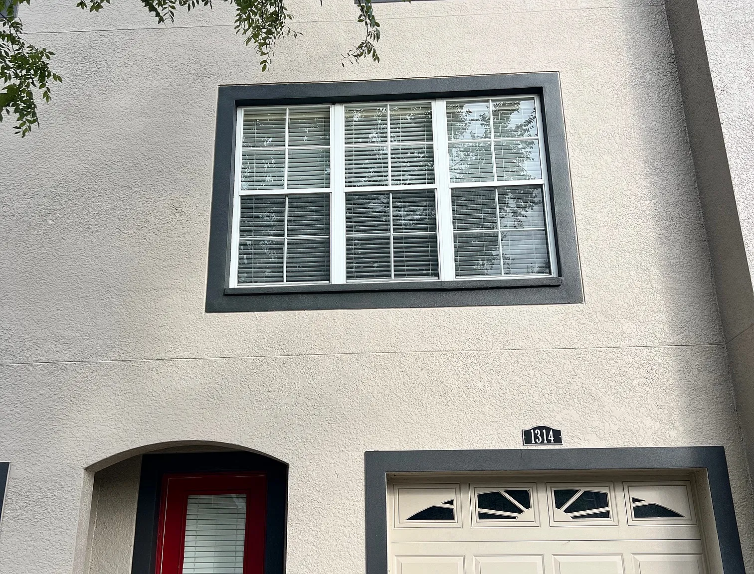 3 bed, 3.5 bath, 1917 sqft, $2,850 — Photo 2