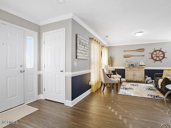 5th image of 207 Cypress Bay Drive