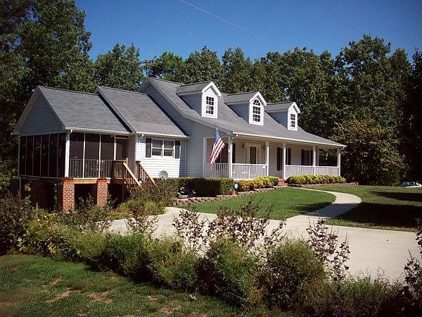 1st image of 303 Cottage Dr