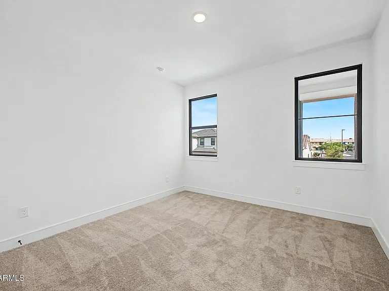 1131 E Yellowstone Pl — Photo 31