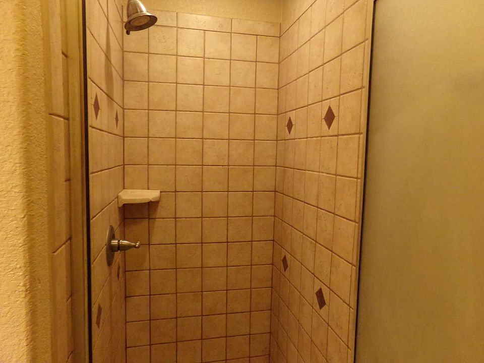 MASTER BATH SHOWER