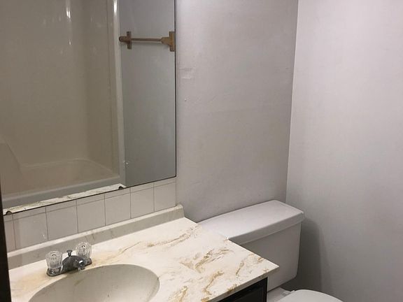 5th image of 248 E Oak Cliff Ct APT 7