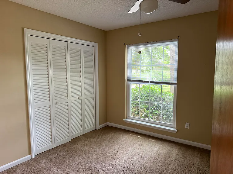 210 Suffolk Dr — Photo 11