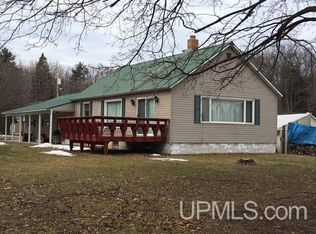 6676 O.65 Rd, Gladstone, MI 49837