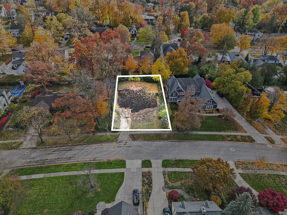 1st image of 2656 Beechwood Dr SE