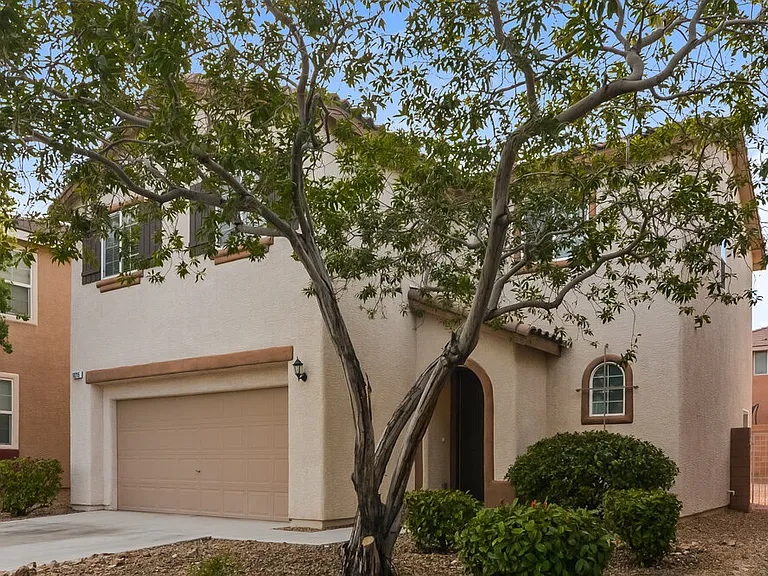 10215 Cougar Crossing St — Photo 5