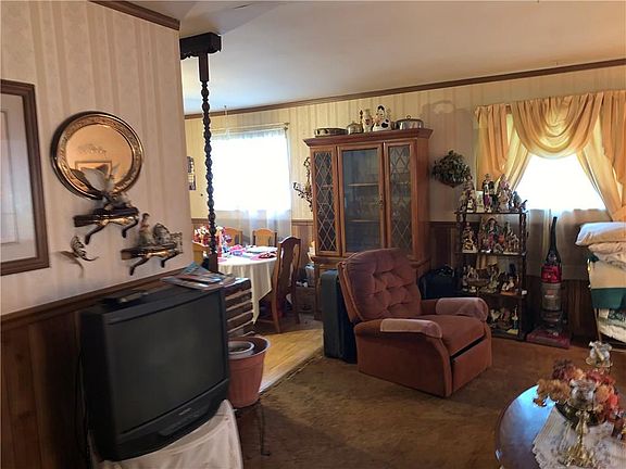 4th image of 1631 S Biltmore Ave