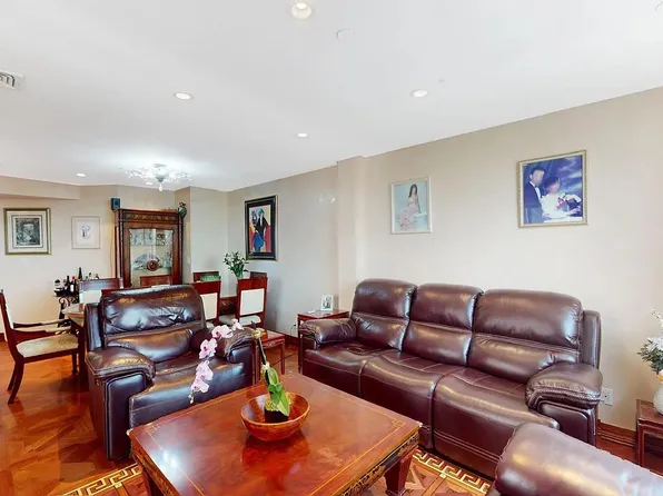 2421 Ocean Avenue image 3 of 16