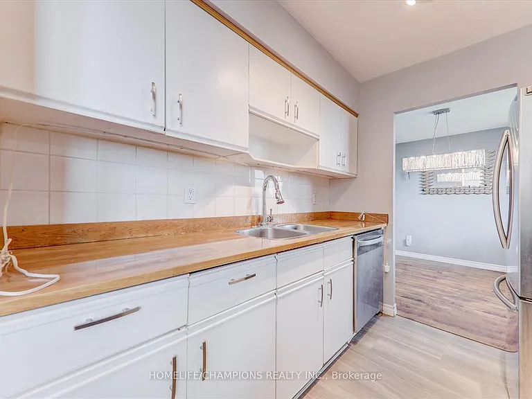 1900 Sheppard Ave E #2303 — Photo 11