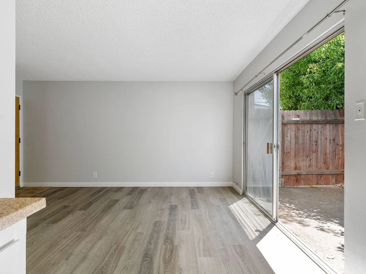 425-441 Gaviota Ave. — Photo 4