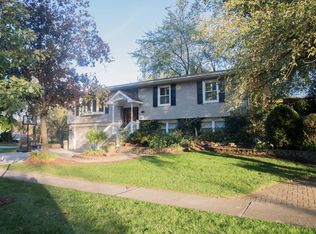 617 72nd St, Downers Grove, IL 60516