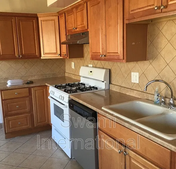 7716 S Figueroa St #4 — Photo 6