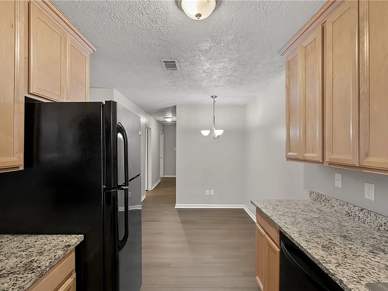 714 San Benito Dr — Photo 13