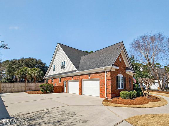 3rd image of 316 Marsh Oaks Drive