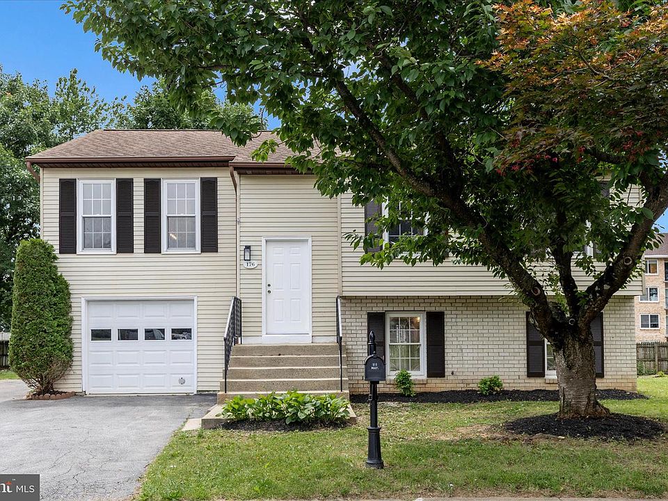 1st image of 176 Stoneybrook Ct