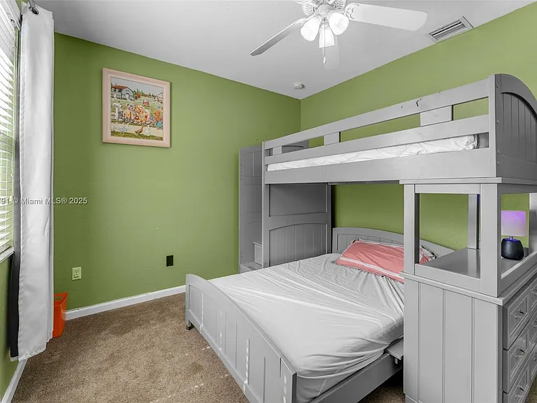 1755 NE 37th Ave — Photo 15