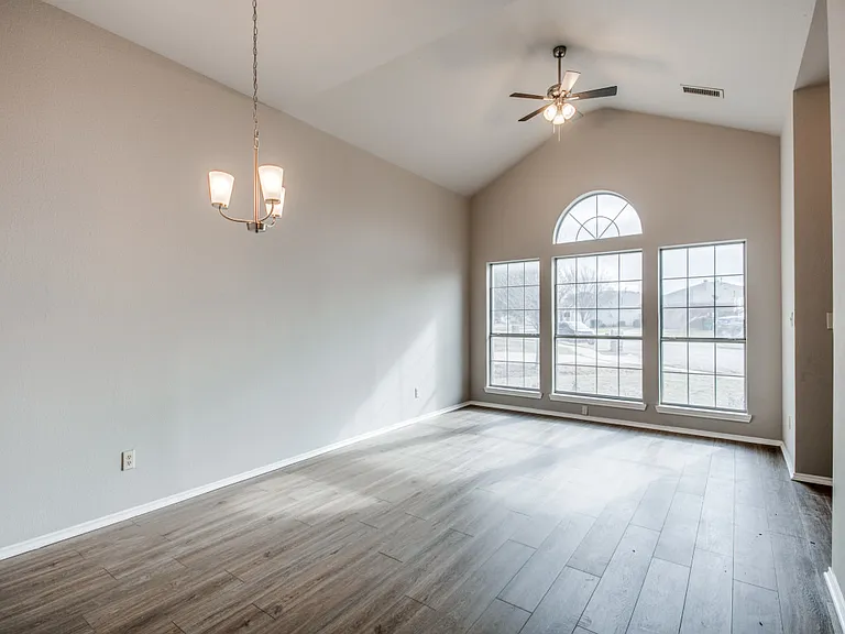610 Lonestar Park Ln — Photo 8
