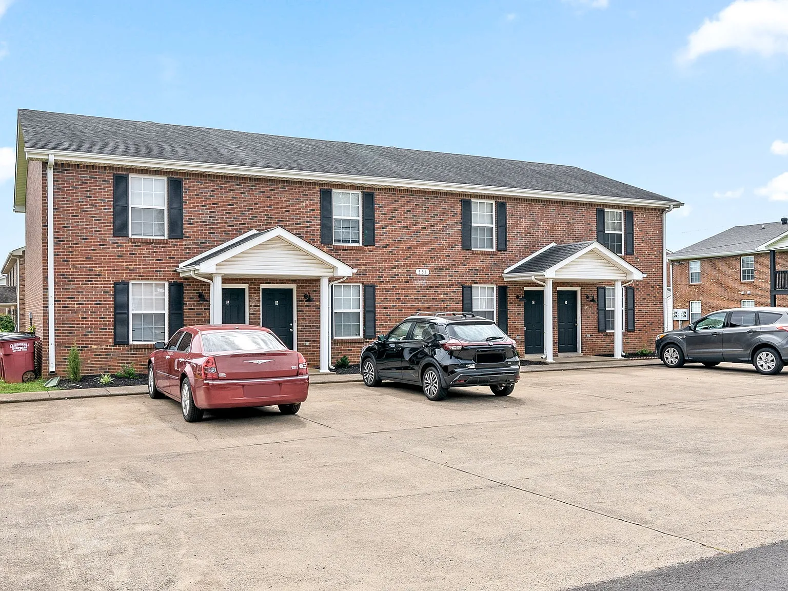 2 bed, 1.5 bath, 1000 sqft, $1,100 — Photo 2