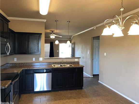 3rd image of 912 Anemone Dr