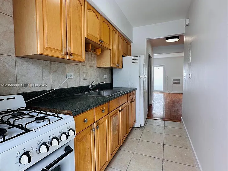 2045 Calais Dr #7 — Photo 6