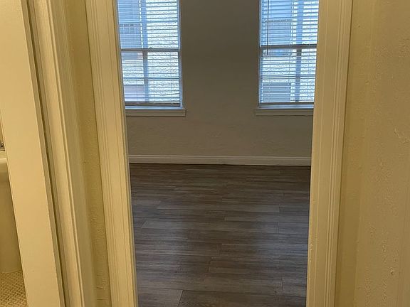 2nd image of 229 W 6th St APT 304
