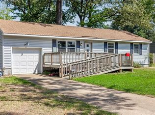 208 Collins Dr, Newport News, VA 23601