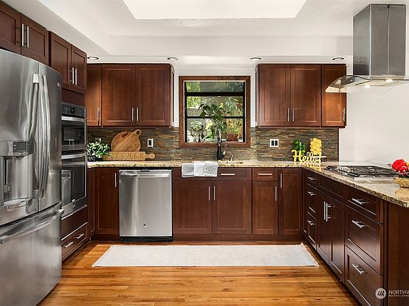3rd image of 395 Mount Kenya Drive SW