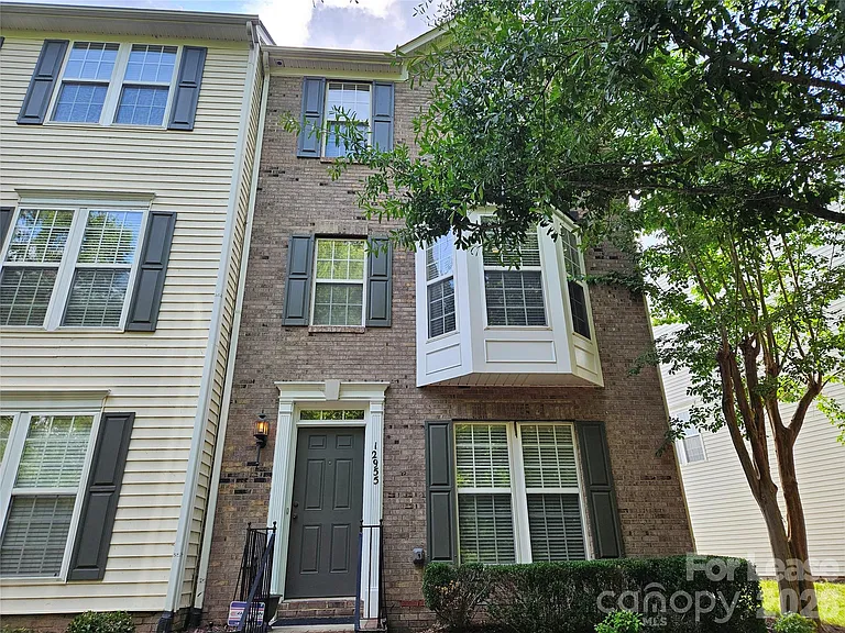 12955 Bullock Greenway Blvd — Photo 1