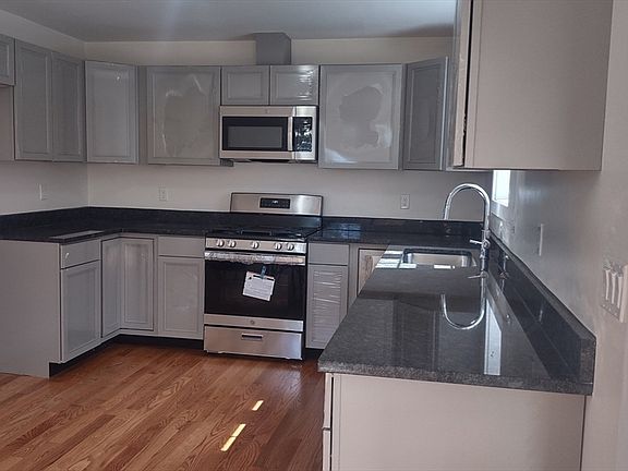 5th image of 12 Fayville Ln #12