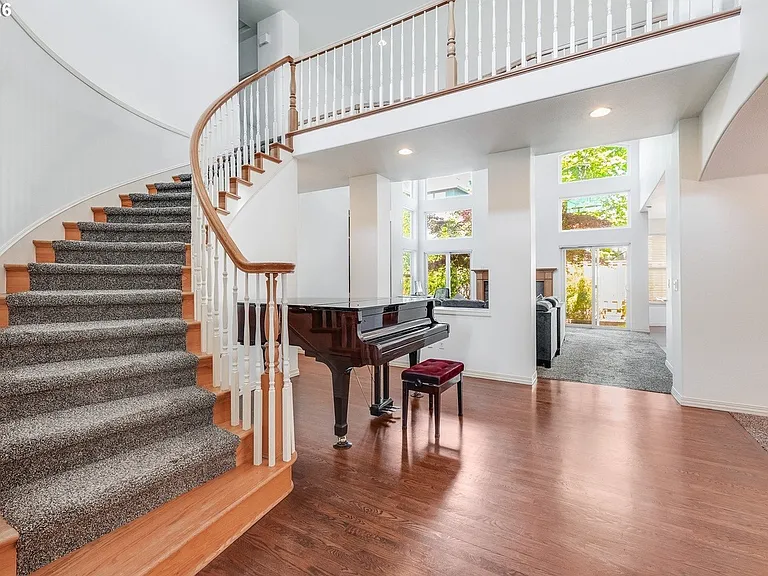 NW Eagleridge Ln — Photo 9