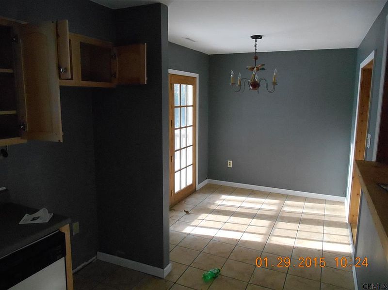 4th image of 330 LOUDEN Road