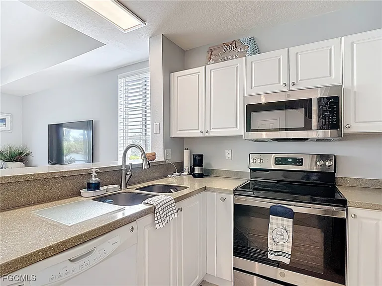 13140 Broadhurst Loop #306 — Photo 7