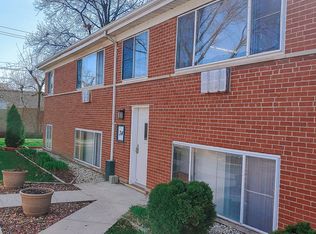34 N Main St #1S, Glen Ellyn, IL