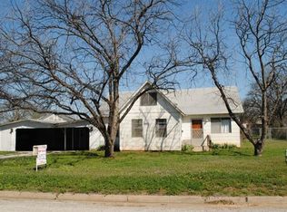 1325 Florea St, Graham, TX 76450