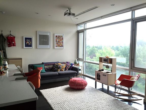 3rd image of 524 Manhattan Ave APT 3A