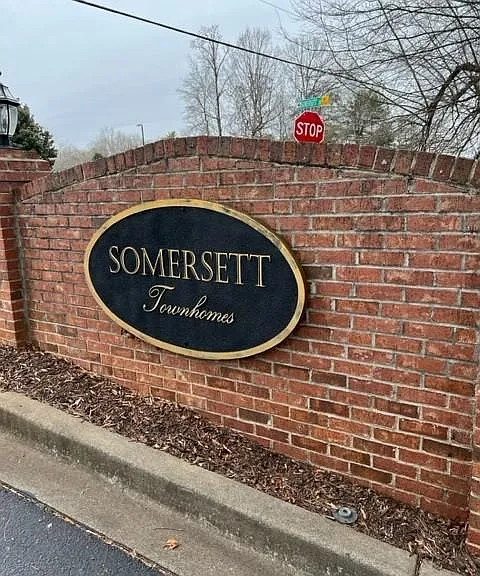 41 Somersett Dr — Photo 1