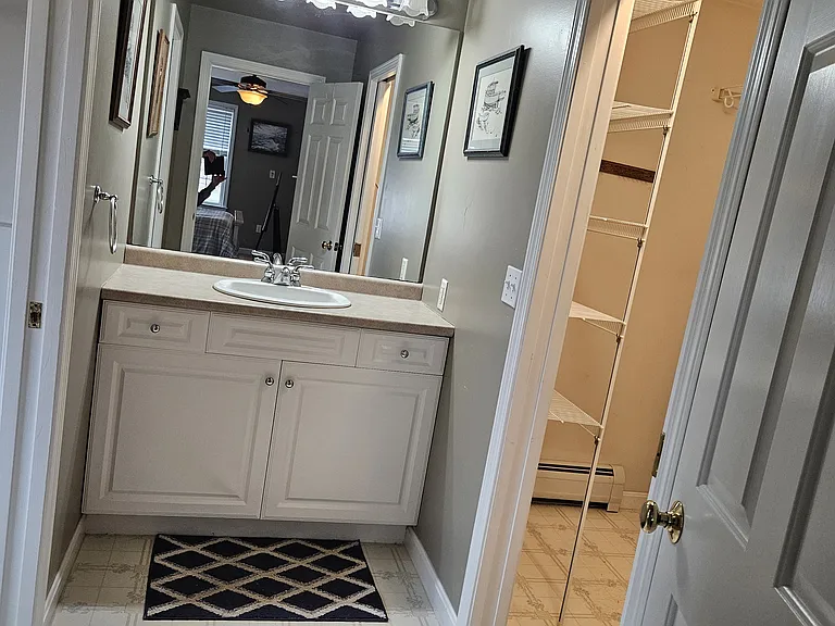 8 Granite St — Photo 12