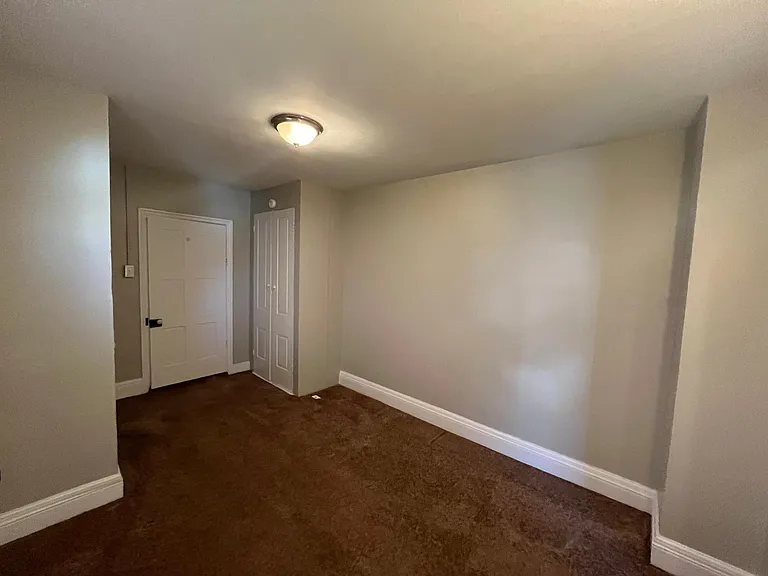 45 E North St — Photo 22