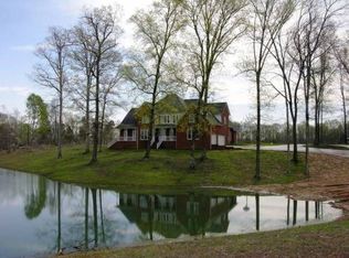 206 Hughes Rd E, Jackson, TN 38305