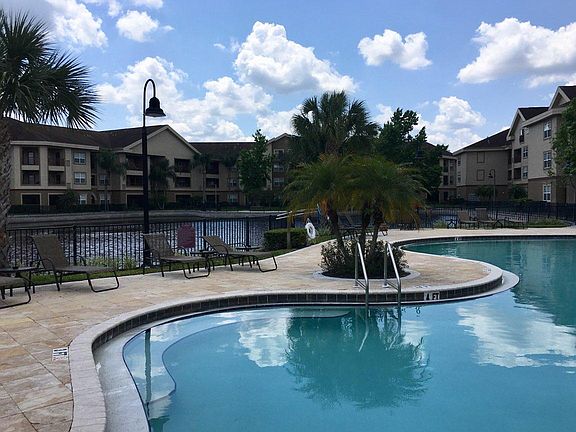 2nd image of 1409 Villa Capri Cir APT 305