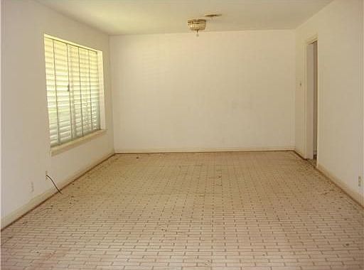 2nd image of 344 Poenisch Dr