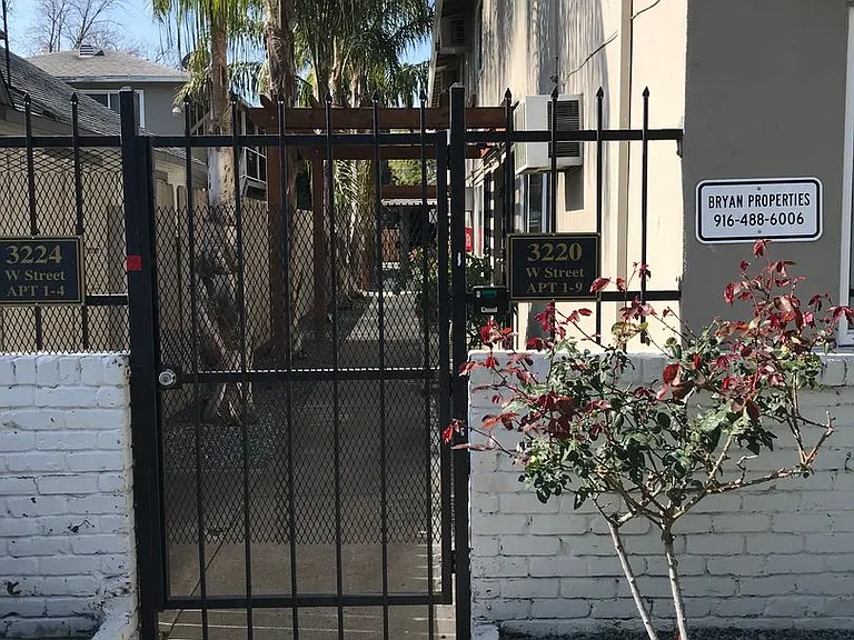3224 W St — Photo 8